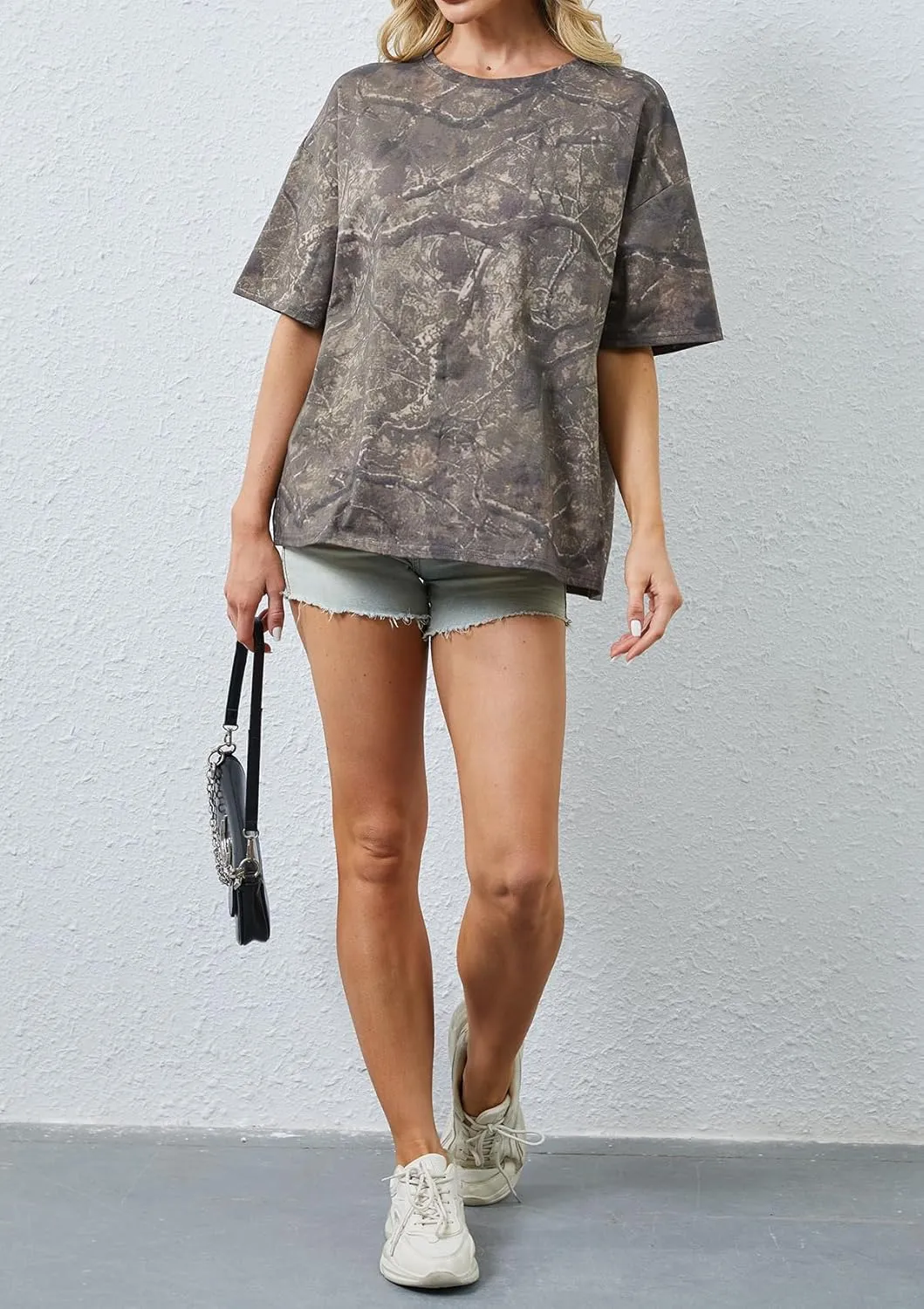 Camo Print Oversized T Shirts for Women Short Sleeve Graphic Print Crew Neck Baggy Shirts Cute Tunic Tee Tops