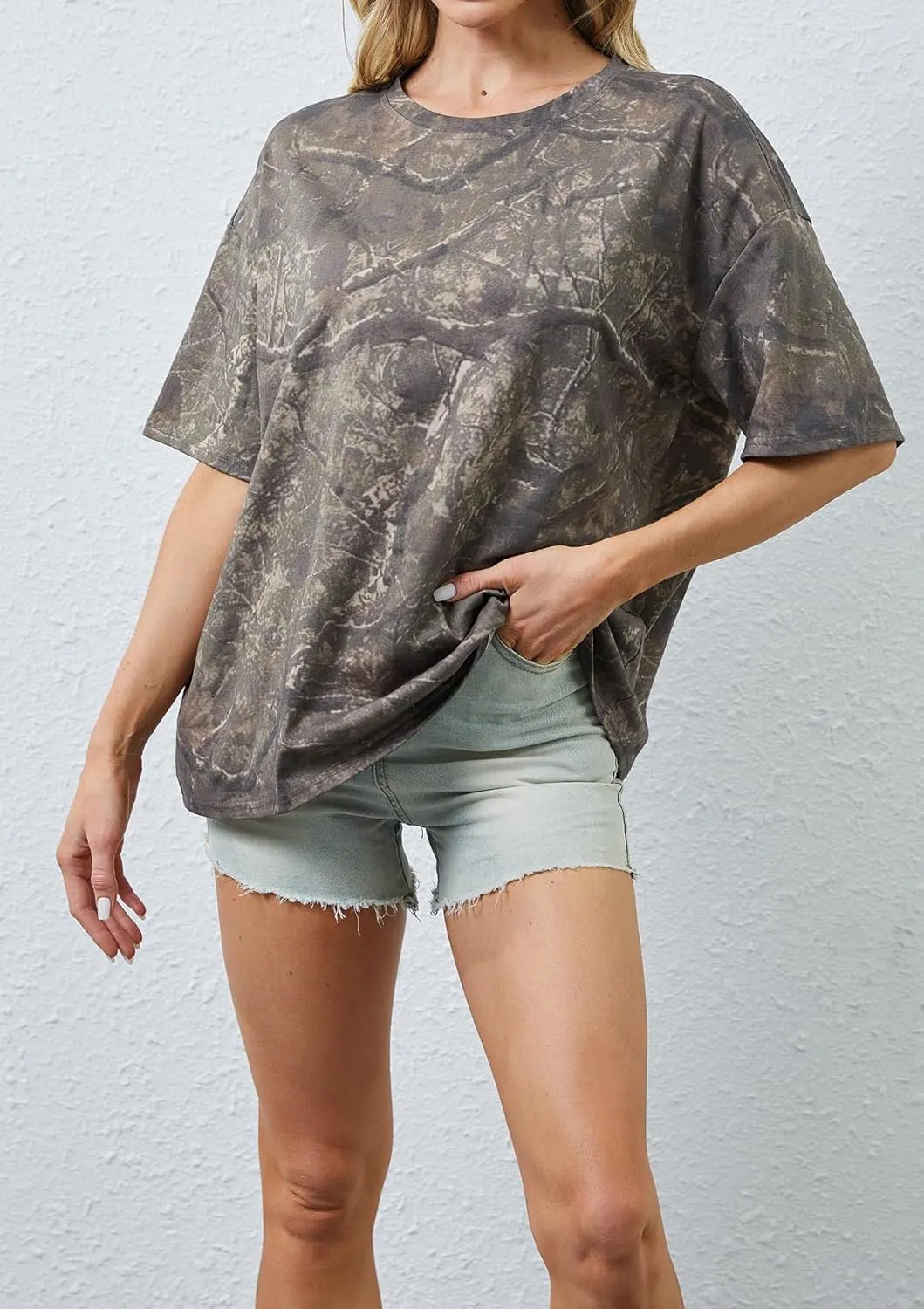 Camo Print Oversized T Shirts for Women Short Sleeve Graphic Print Crew Neck Baggy Shirts Cute Tunic Tee Tops