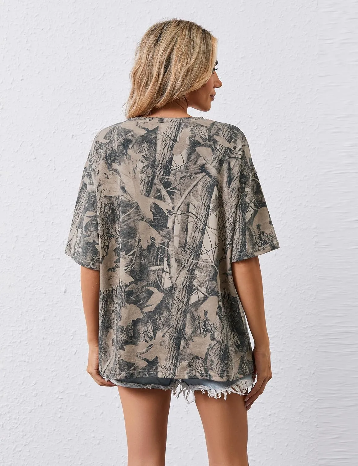Camo Print Oversized T Shirts for Women Short Sleeve Graphic Print Crew Neck Baggy Shirts Cute Tunic Tee Tops