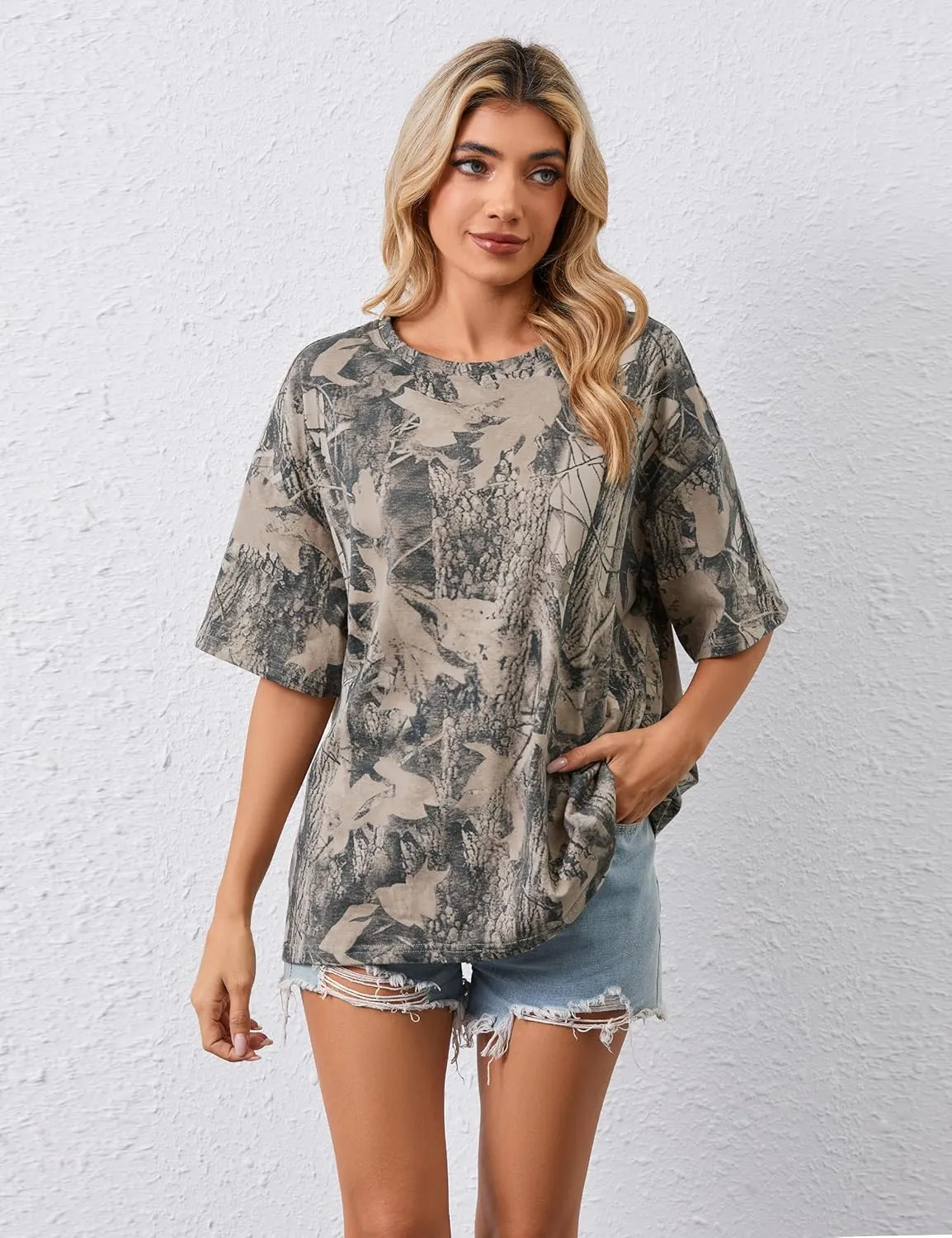 Camo Print Oversized T Shirts for Women Short Sleeve Graphic Print Crew Neck Baggy Shirts Cute Tunic Tee Tops