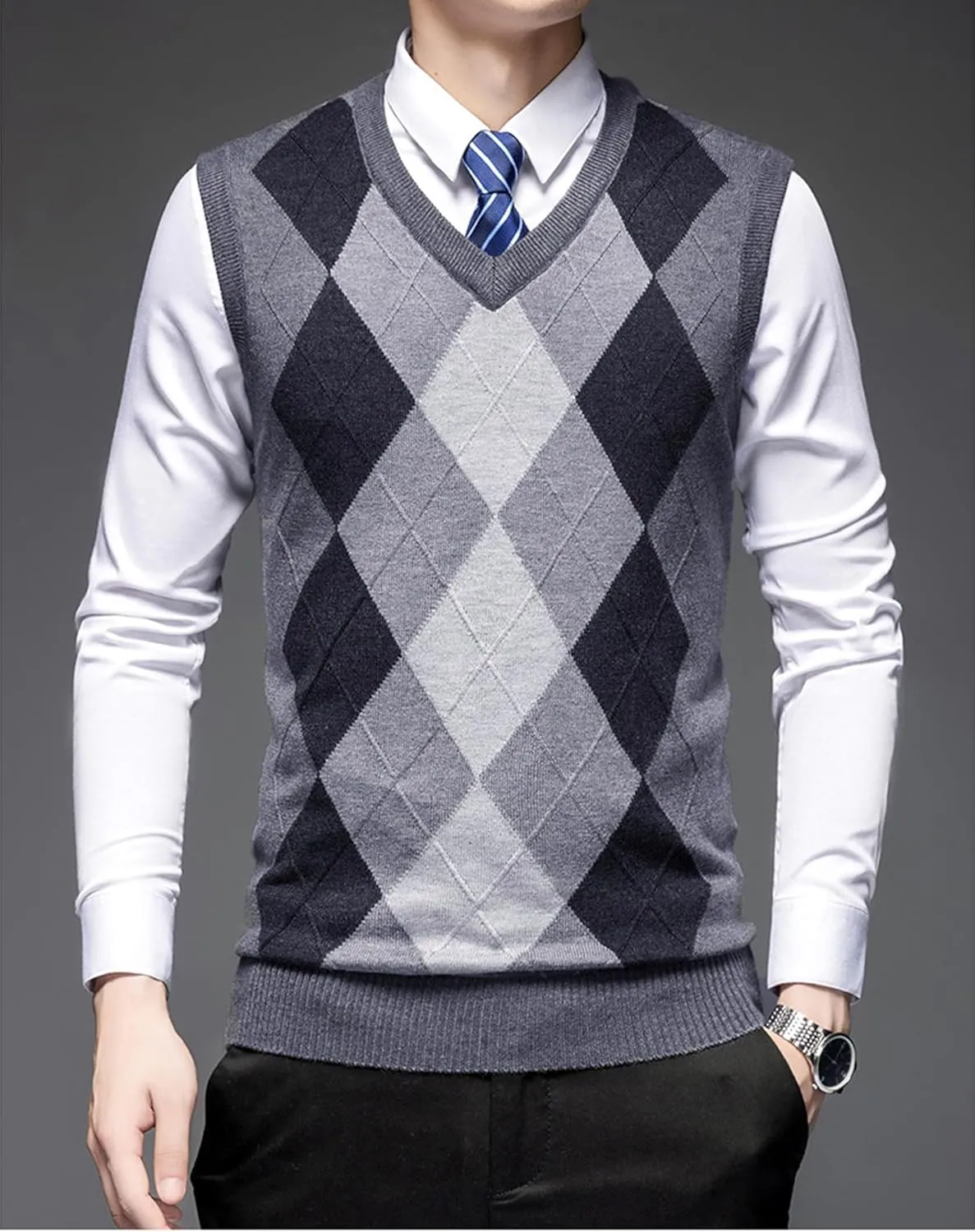 Men's Argyle Vest Sweater Wool Blend V-Neck Relaxed Fit Cable Knit Sleeveless Pullover Sweater