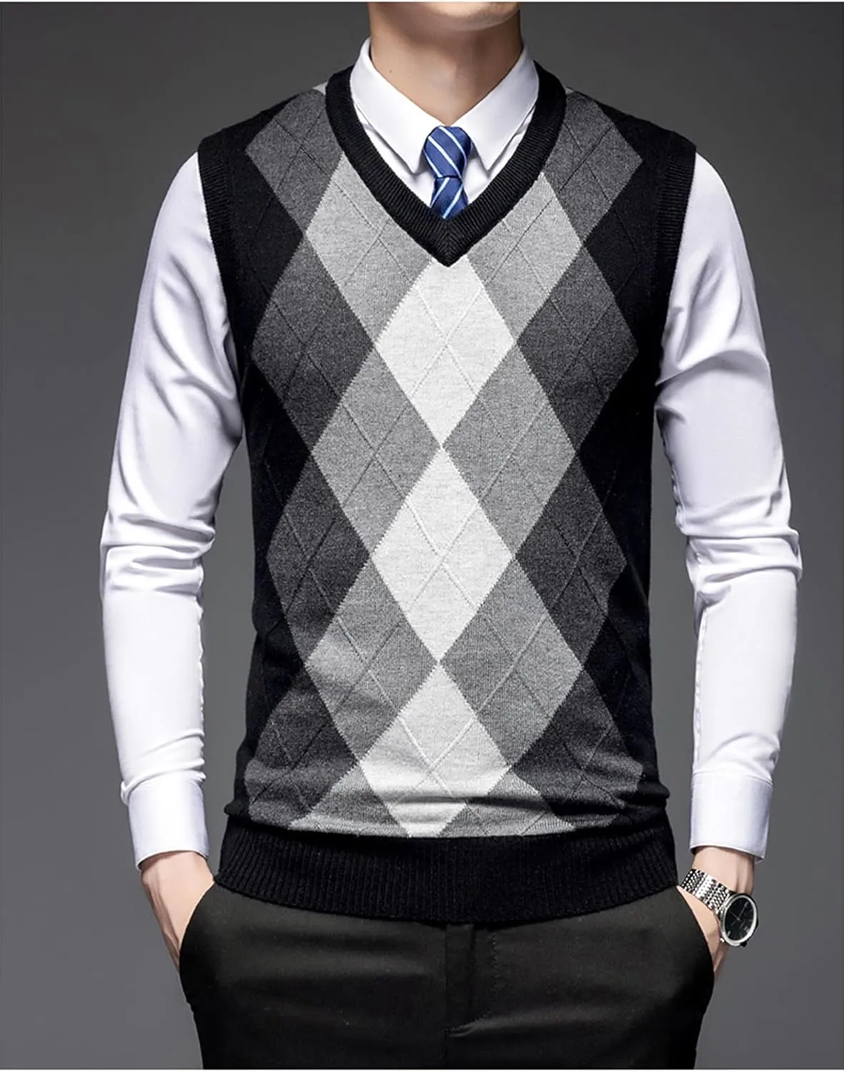 Men's Argyle Vest Sweater Wool Blend V-Neck Relaxed Fit Cable Knit Sleeveless Pullover Sweater