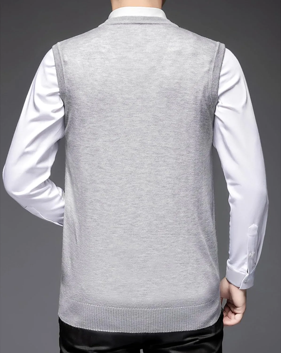 Men's Argyle Vest Sweater Wool Blend V-Neck Relaxed Fit Cable Knit Sleeveless Pullover Sweater