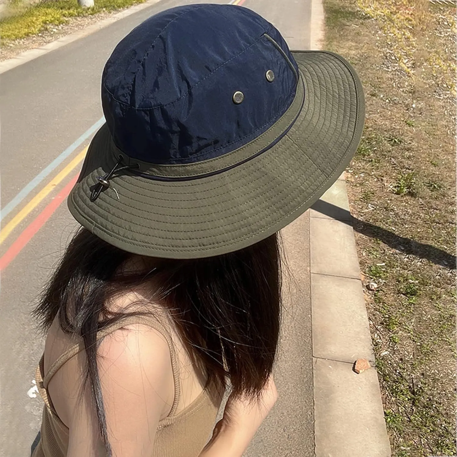 Unisex Two-Tone Bucket Hat Wide Brim Sun Hat UPF 50  Adjustable Chin Strap Breathable Mesh Packable Boonie Hat