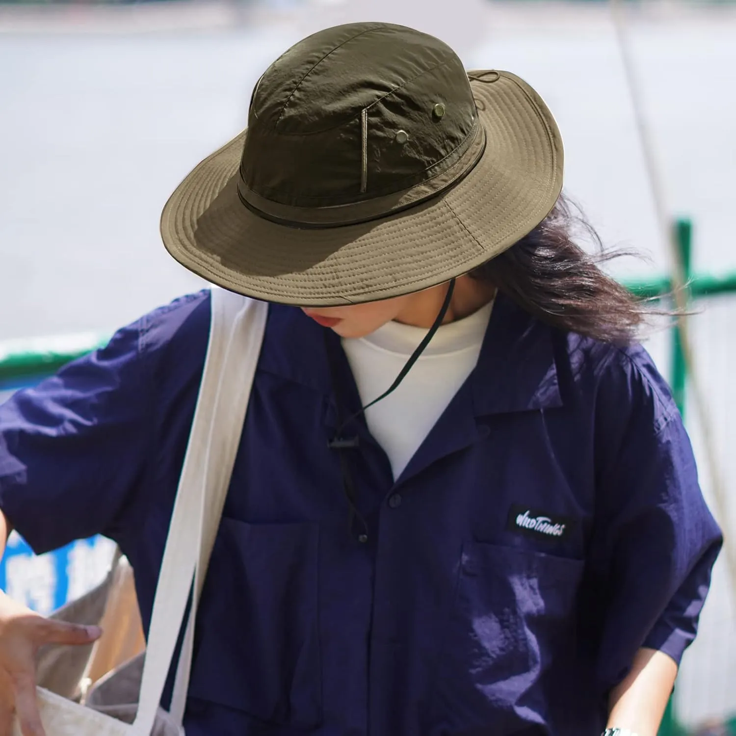 Unisex Two-Tone Bucket Hat Wide Brim Sun Hat UPF 50  Adjustable Chin Strap Breathable Mesh Packable Boonie Hat