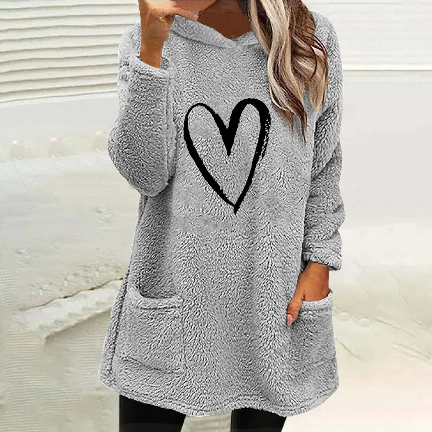 Womens Heart Graphic Pullover Hoodie Casual Long Sleeve Sweatshirt Kangaroo Pocket Warm Hoodie Fall Winter Fashion
