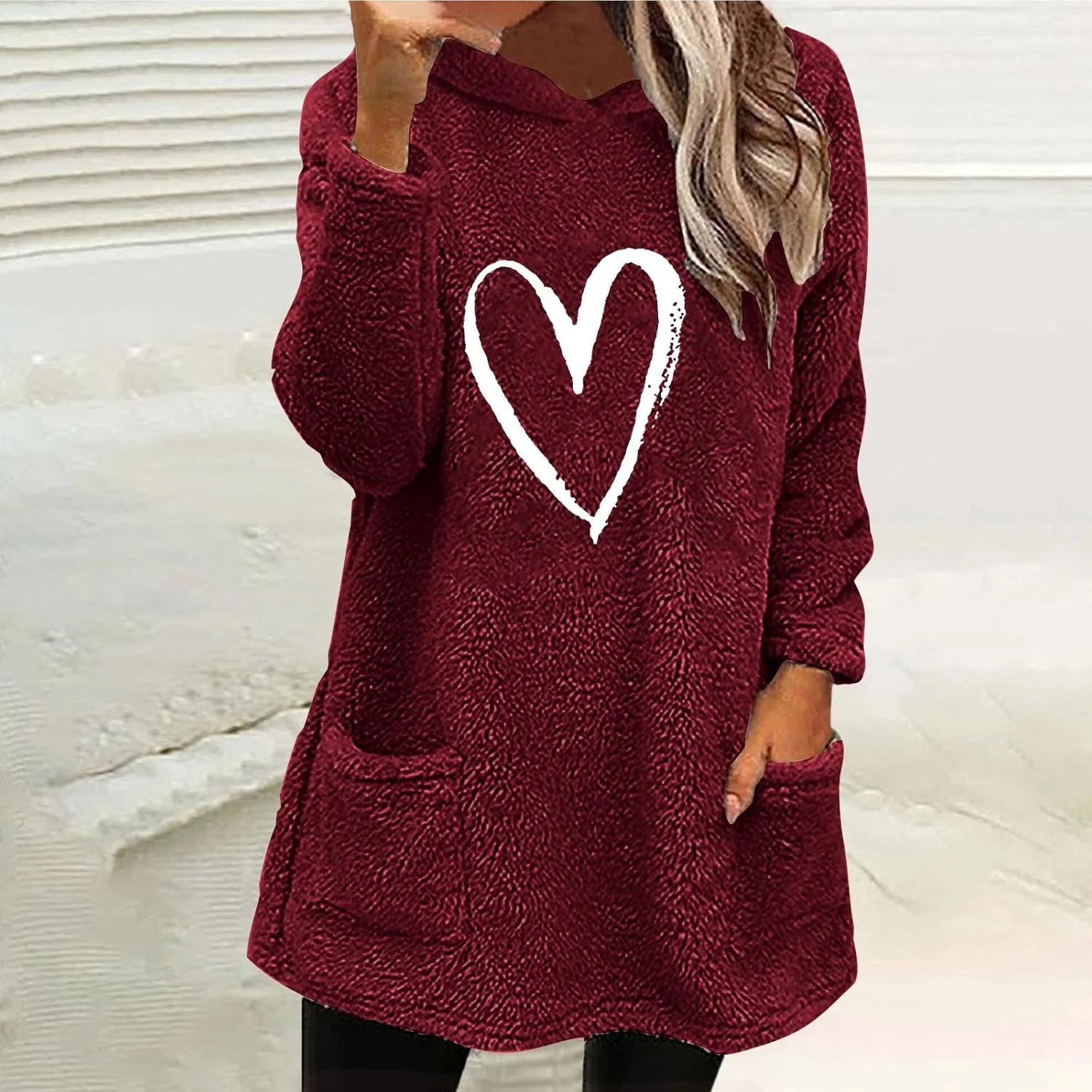 Women’s Heart Graphic Pullover Hoodie Casual Long Sleeve Sweatshirt Kangaroo Pocket Warm Hoodie Fall Winter Fashion