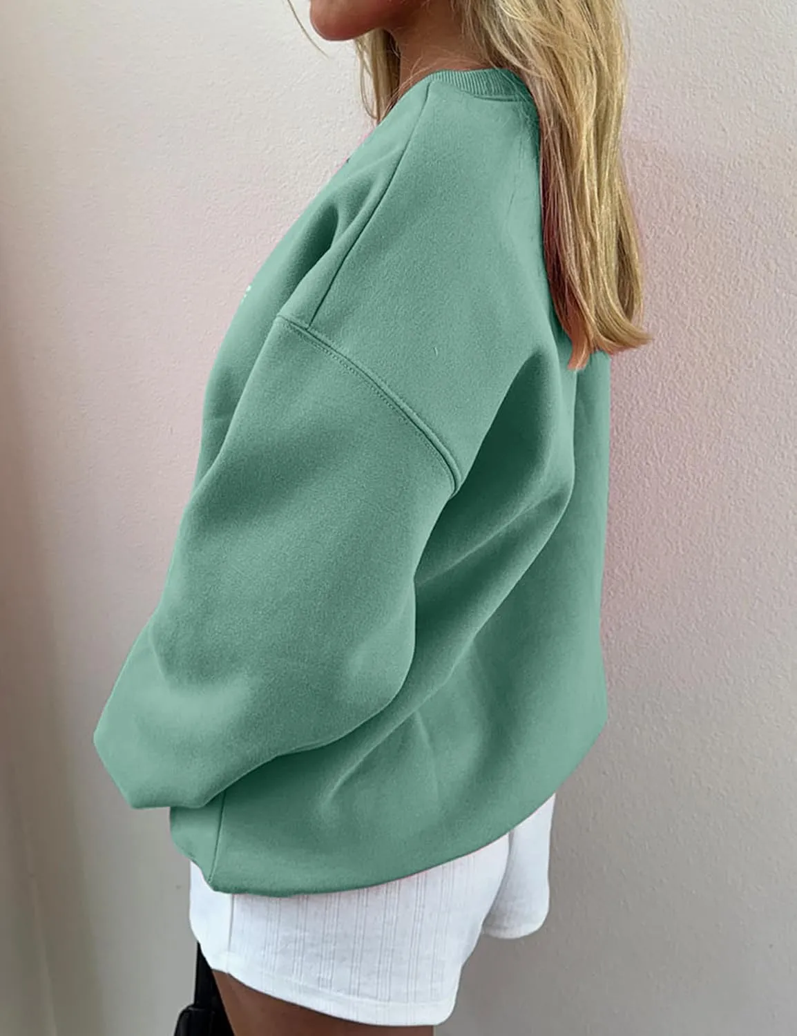 Ythomm Women’s Bow Graphic Sweatshirts Oversized Crewneck Drop Shoulder Pullover Sweatshirt Long Sleeve Tops 2024 Fall Outfit